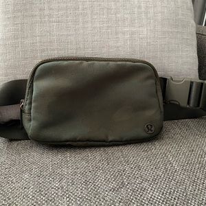 Lululemon Dark Green Camo Everyday Belt Bag, Original Strap